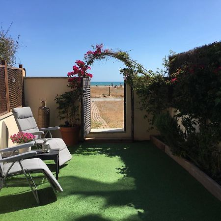 Beach Flat With Garden Castelldefels Extérieur photo